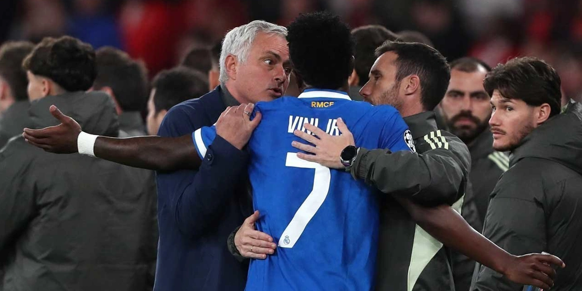 Reaksi-Mourinho-dan-Dukungan-untuk-Vinicius